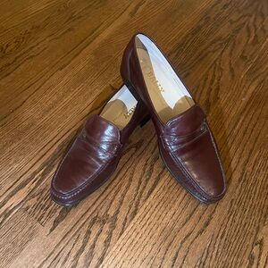 Bally - Barnes loafer in burgundy , size 11 - near perfect